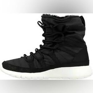 Nike Roshe One Hi Sneaker Boot